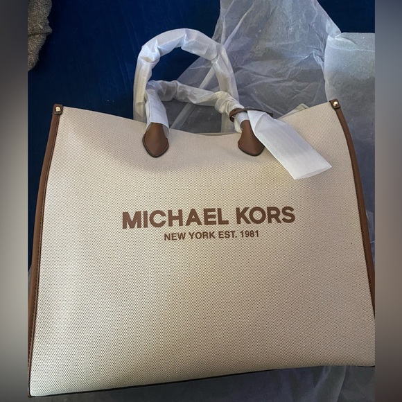 Michael Kors Mirella tote purse - Picture 1 of 2